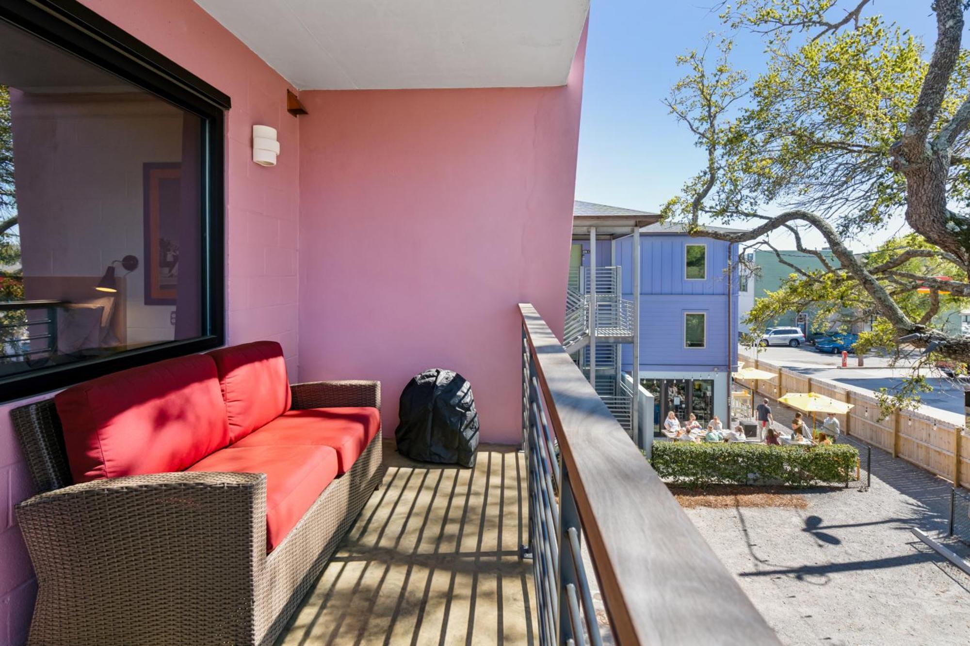 Boutique Vera Hotel In The Heart Of Folly Beach Exterior photo