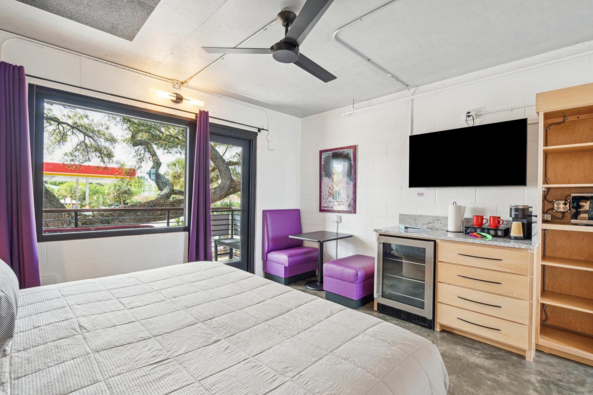 Boutique Vera Hotel In The Heart Of Folly Beach Exterior photo
