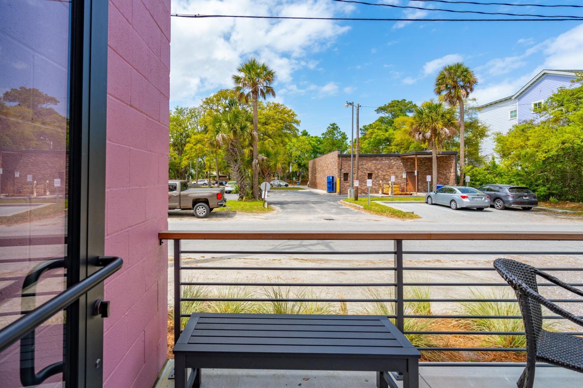 Boutique Vera Hotel In The Heart Of Folly Beach Exterior photo